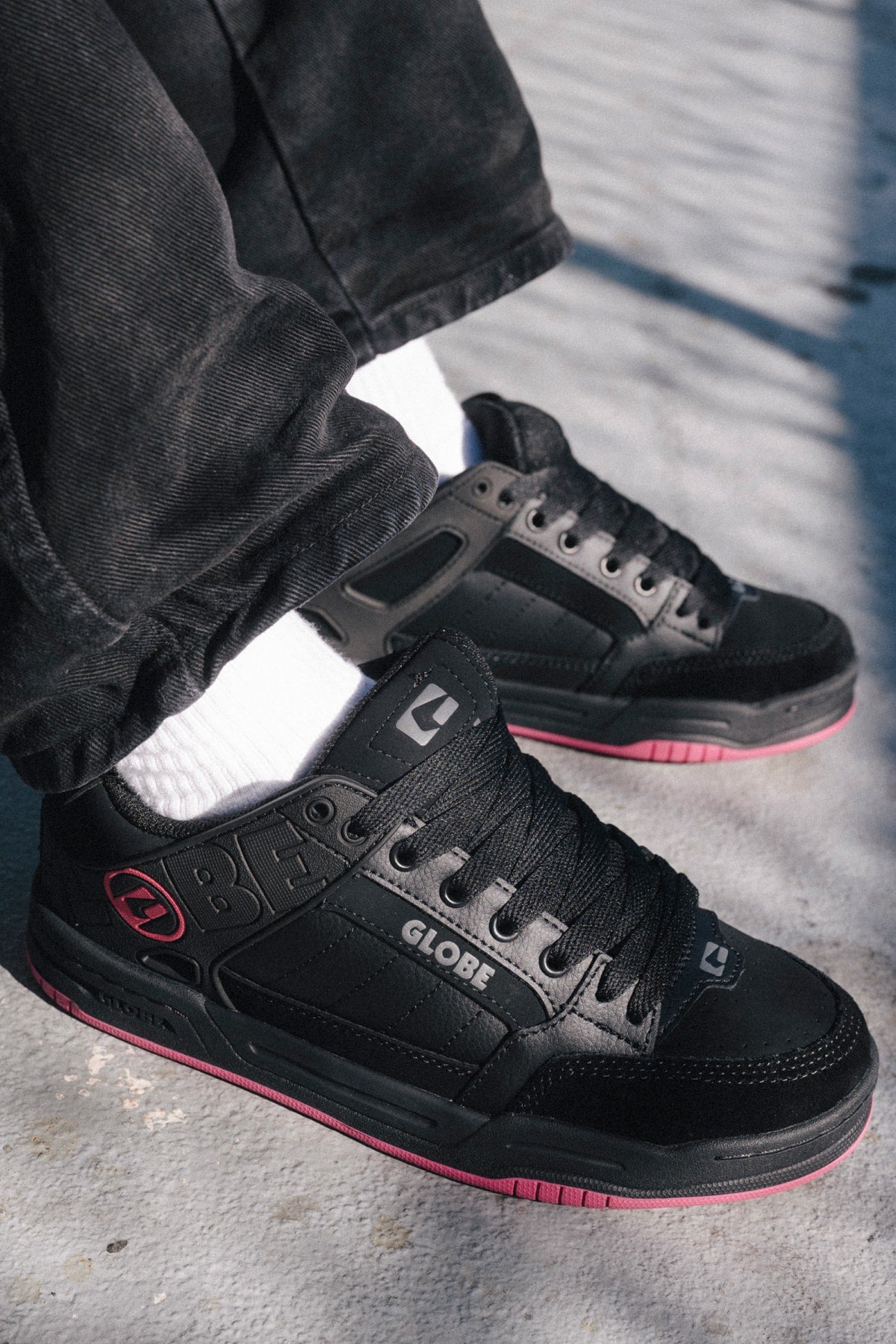 globe-tilt-skateschuhe-black-black-pink image 5