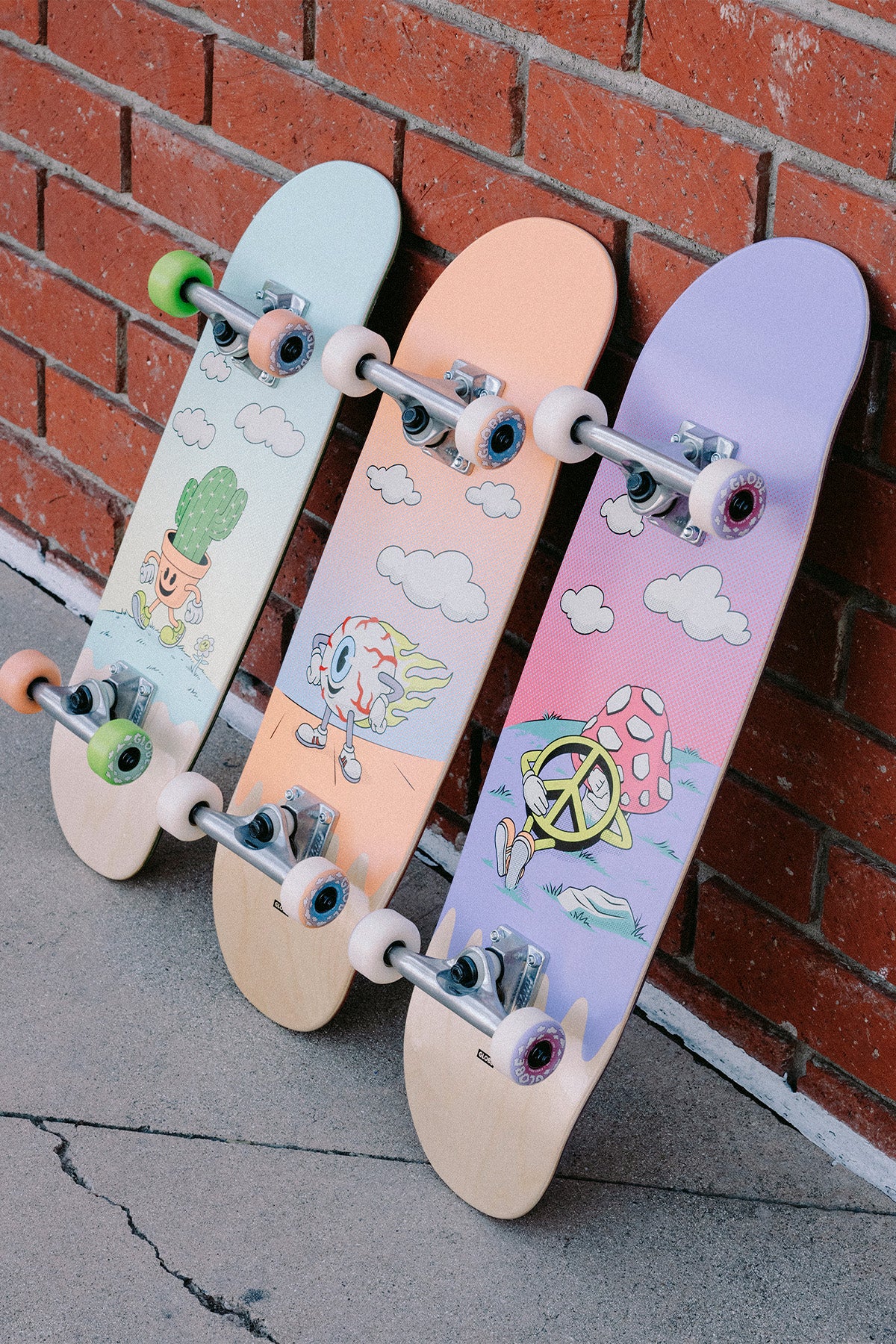 globe-kids-grip-95-mini-7-9-complete-skateboard-flaming-eye image 2