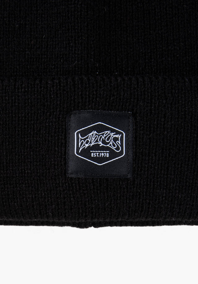 titus-big-logo-beanie-feiner-strick-mit-logo-patch-und-umschlag image 2