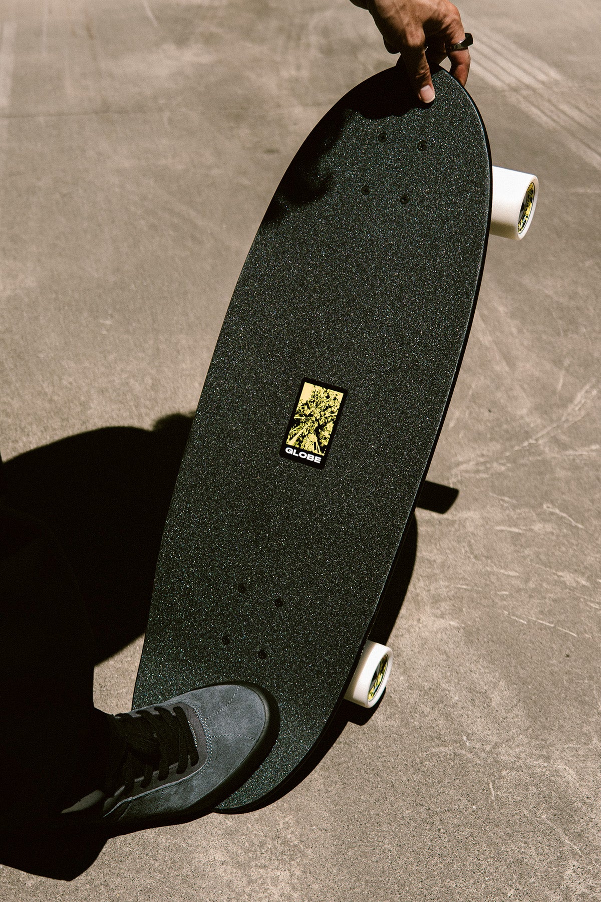 globe-frothy-surf-skate-30-mission image 4