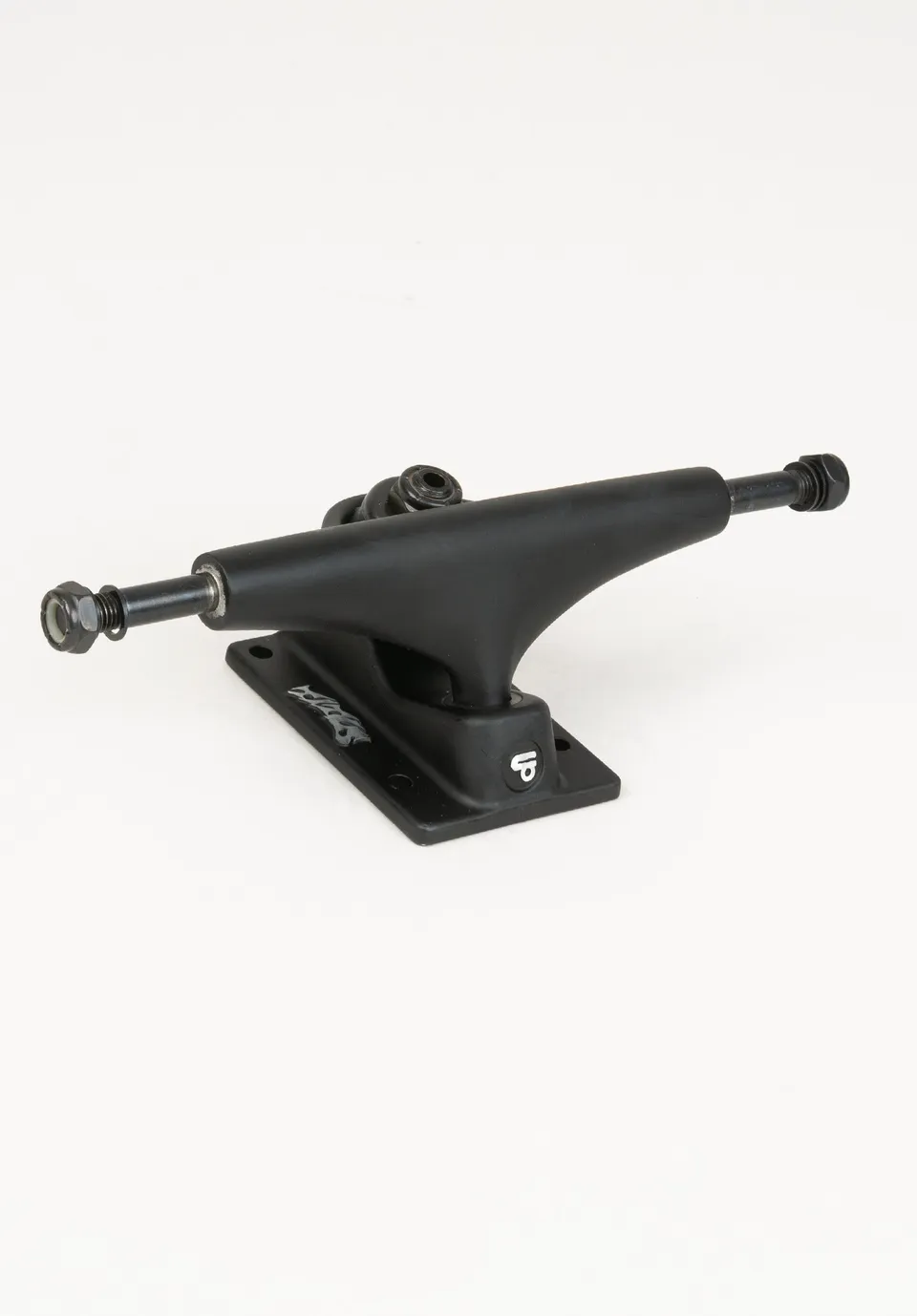 titus-5-0-classic-low-lites-achse-flatblack-flatblack-low-skateboard-trucks image 1