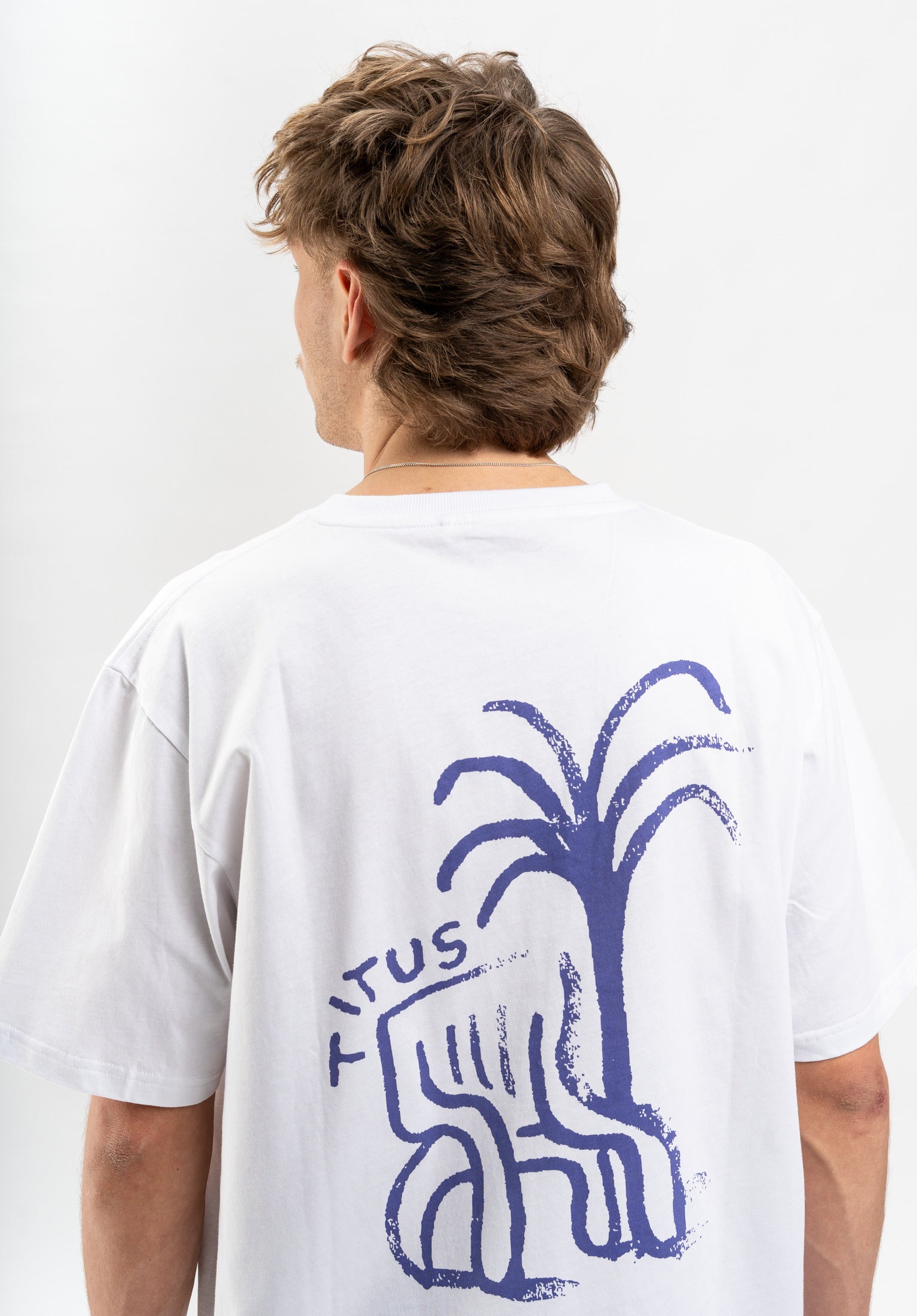titus-cadeira-t-shirt-regular-fit-mit-brust-und-backprint image 1