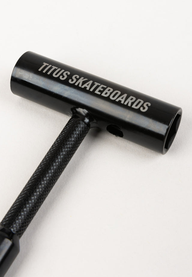 titus-black-metal-t-skatetool image 3