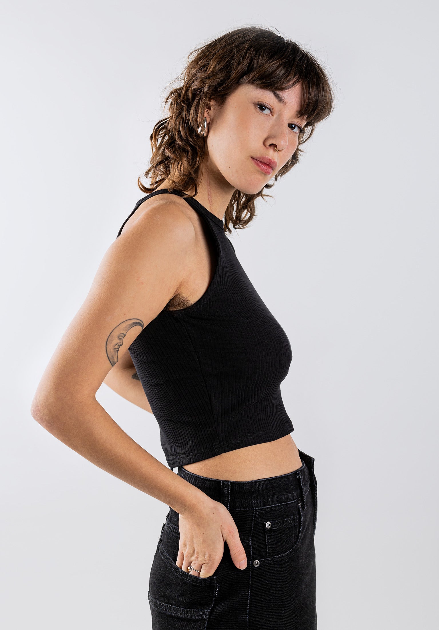 titus-rois-top-rmelloses-crop-top-mit-hohem-kragen-und-ribbed-jersey image 1