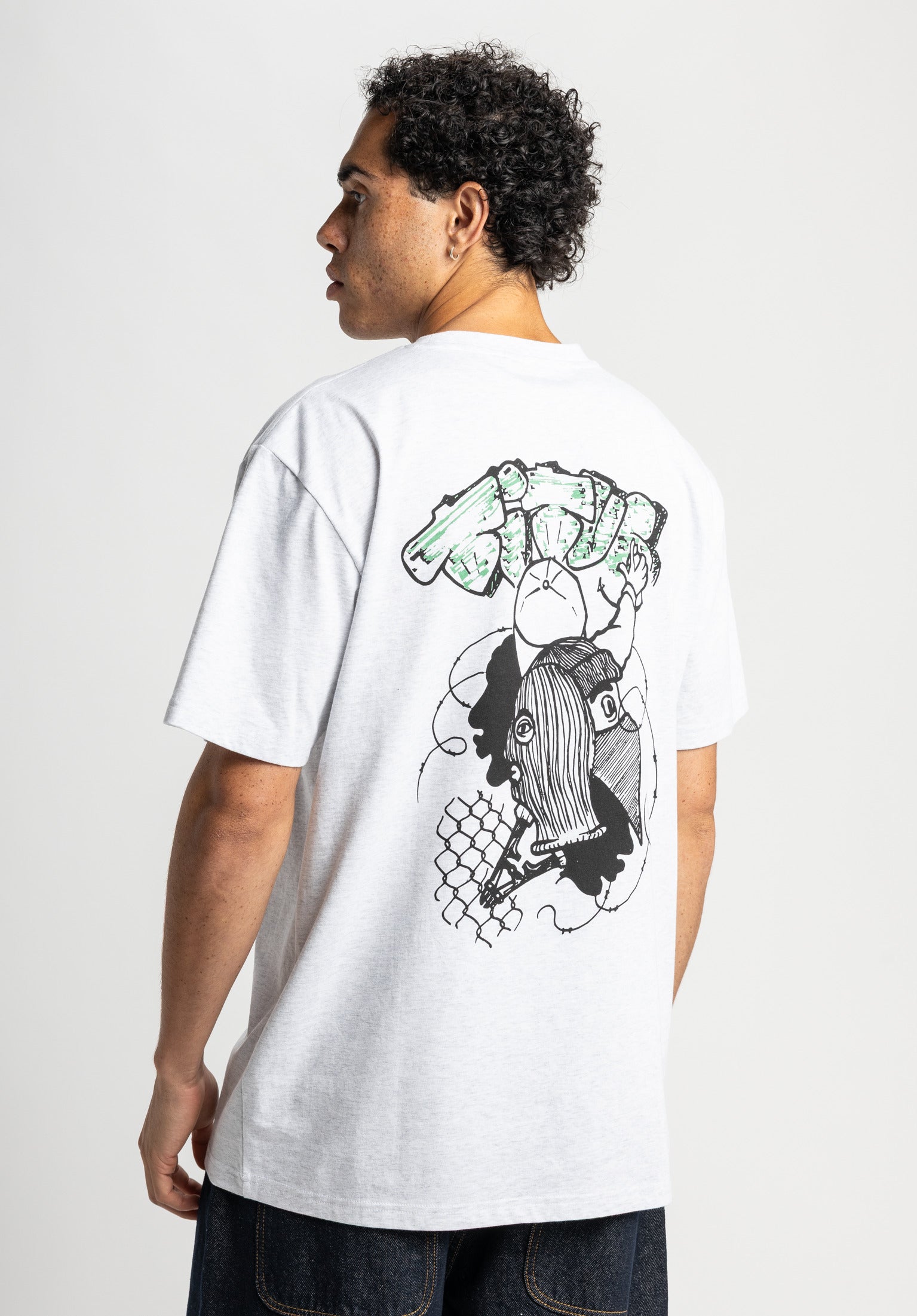 titus-grafitti-crew-t-shirt-oversize-cut-weicher-baumwoll-jersey-backprint image 1