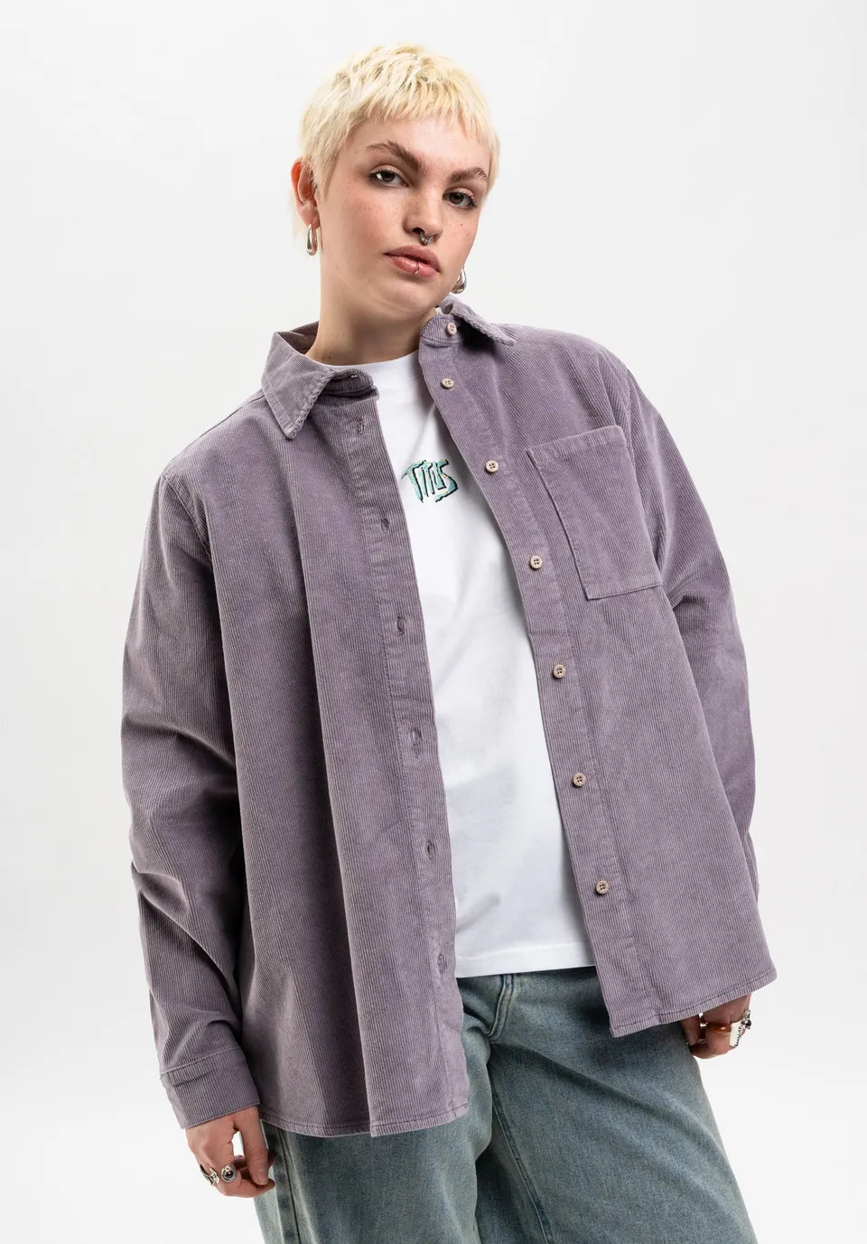 titus-elles-cordhemd-loose-fit-fester-cordstoff-durchgehende-knopfleiste image 1