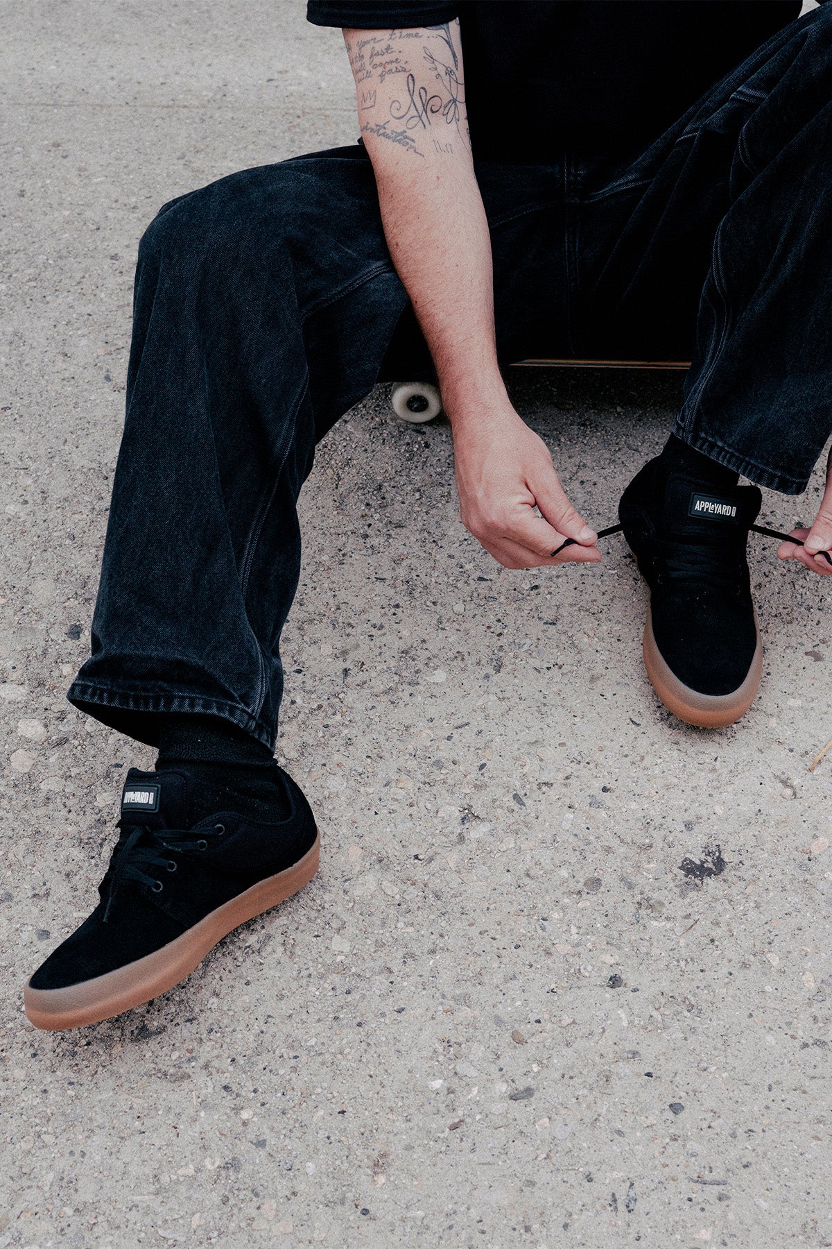 globe-mahalo-black-gum-crepe-skate-schuhe-mark-appleyard-edition image 2