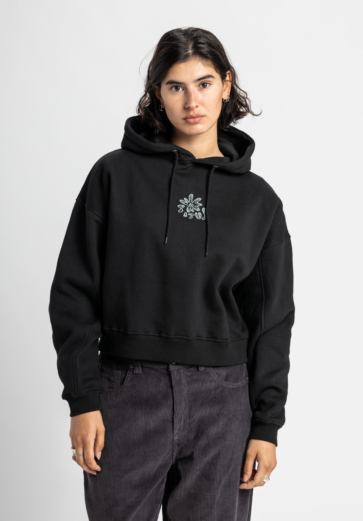 titus-cieli-hoodie-oversized-boxy-fit-doppellagige-kapuze-flower-stickerei image 1