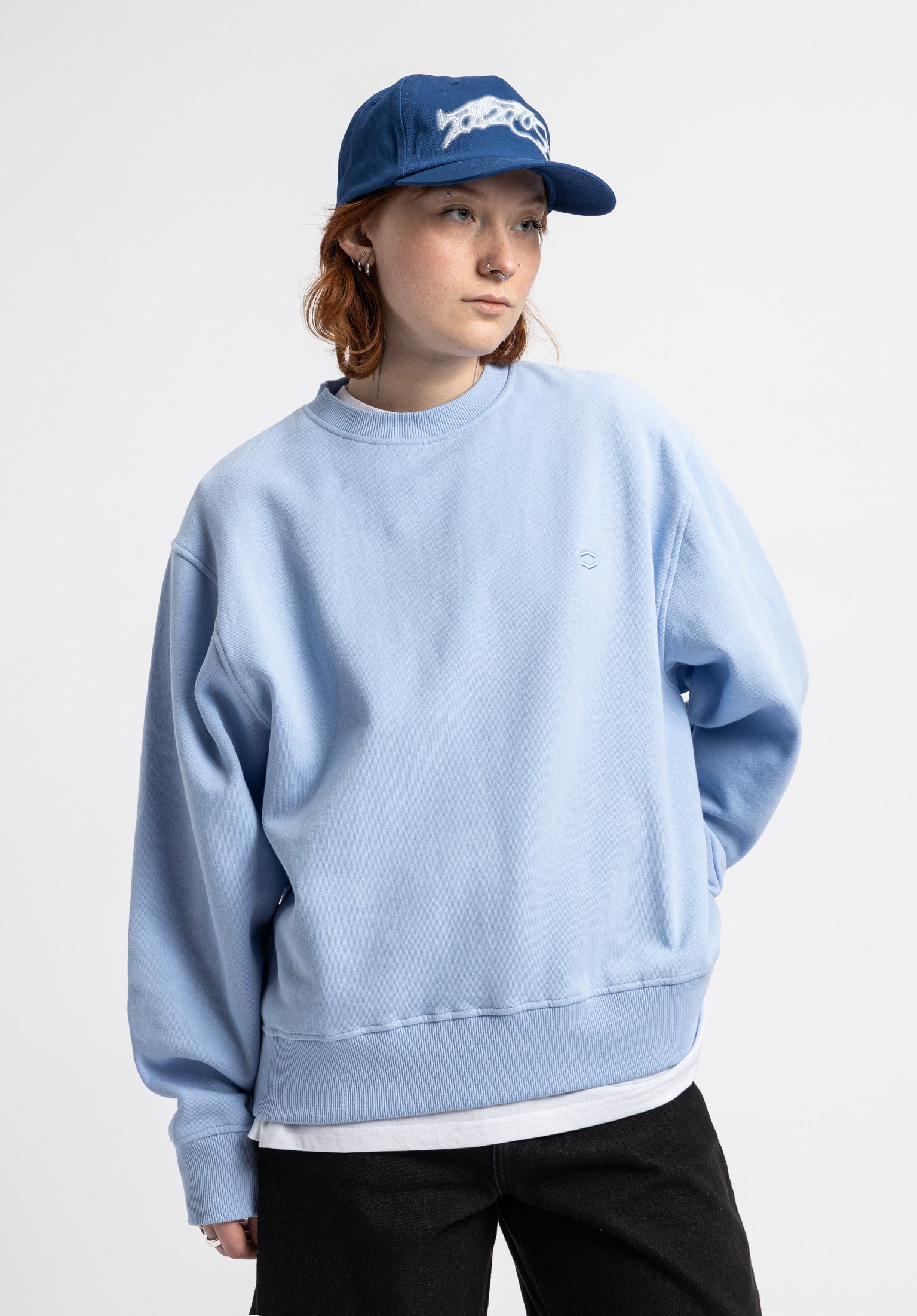 titus-w-hxgn-crew-oversized-damen-sweatshirt-mit-logo-stick image 1