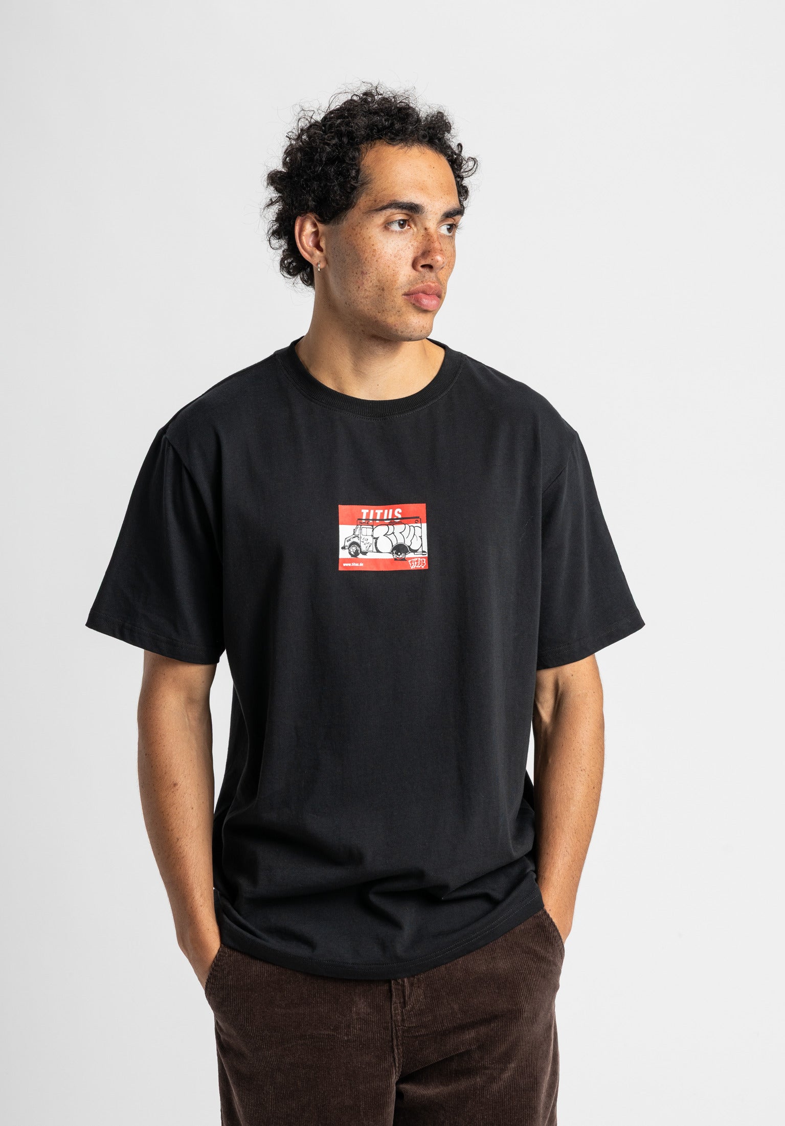 titus-stickers-t-shirt-regular-fit-graffiti-truck-print-street-culture image 1