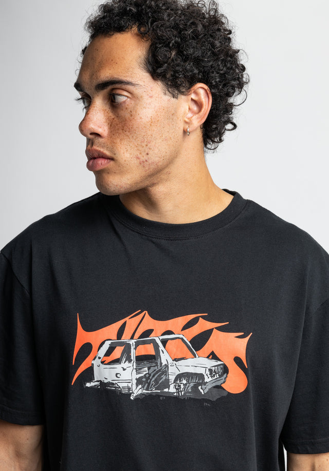 titus-wreck-t-shirt-car-wreck-print-oversize-cut-16-50-statt-32-99 image 3