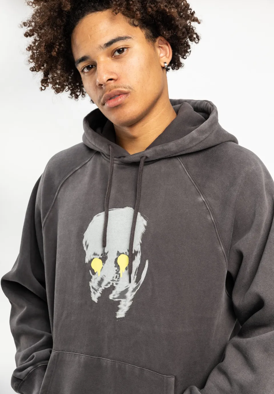 titus-henki-hoodie-regular-fit-kapuzenpullover-mit-raglan-rmeln-und-frontprint image 1