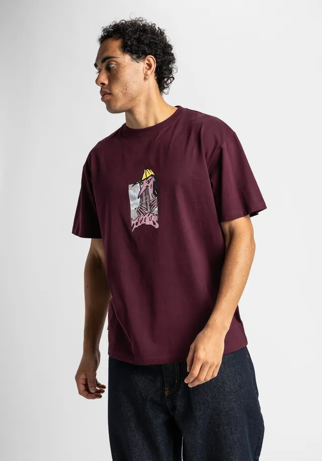 titus-skyscraper-music-oversize-t-shirt-mit-comic-graphic-print image 1