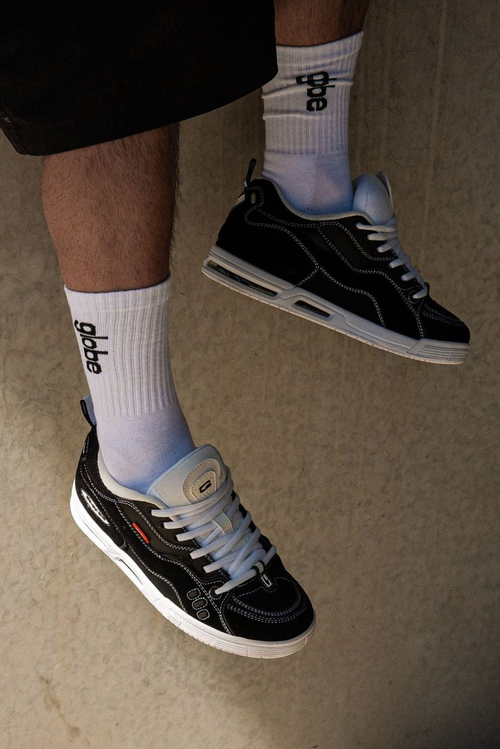 globe-ct-4-skate-shoes-black-white image 2