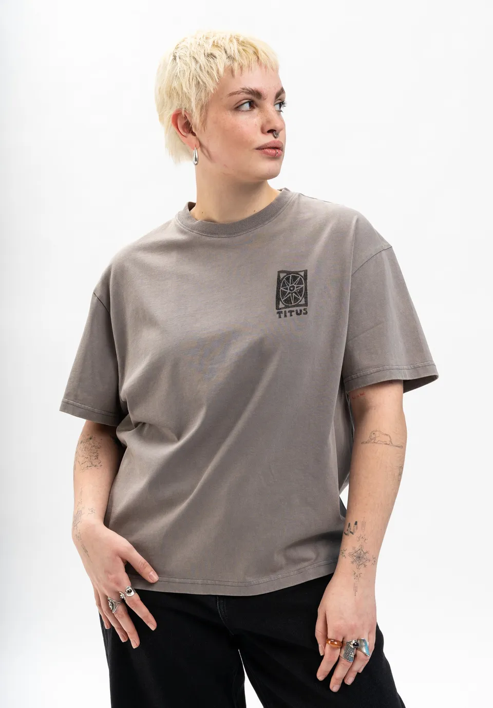 titus-kaede-t-shirt-loose-fit-schwerer-baumwoll-jersey-backprint image 1