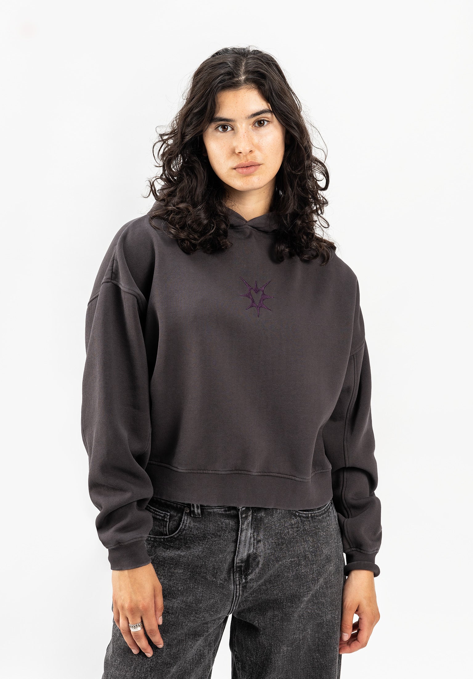 titus-enea-hoodie-cropped-fit-stickerei-doppellagige-kapuze image 1