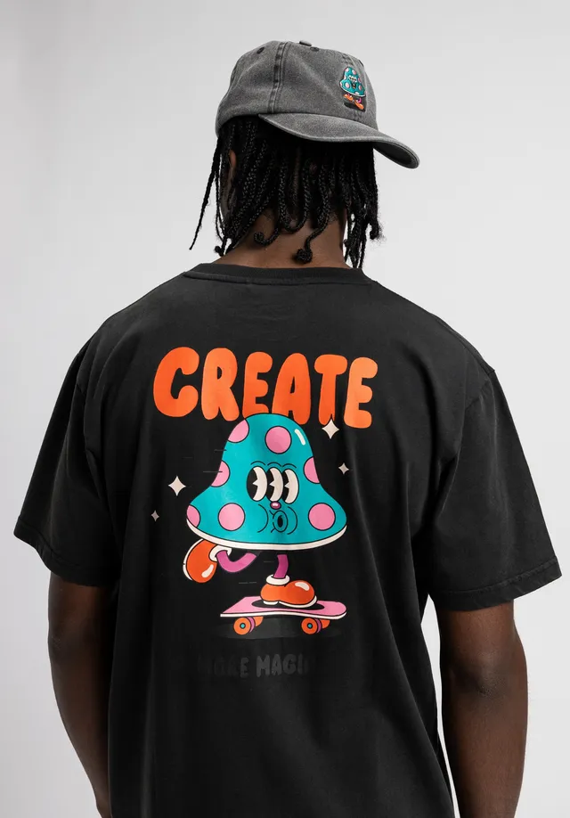 titus-x-yeye-weller-create-more-magic-t-shirt-regular-fit-mit-brust-und-r-ckenpr image 1