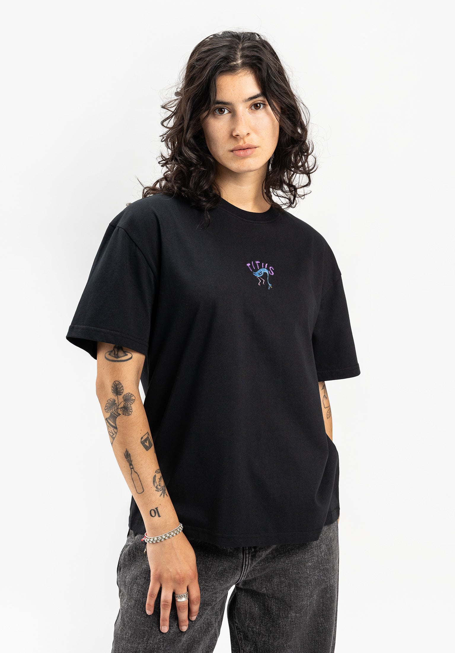 titus-neva-t-shirt-regular-fit-mit-dropped-shoulder-und-stick-logo image 1