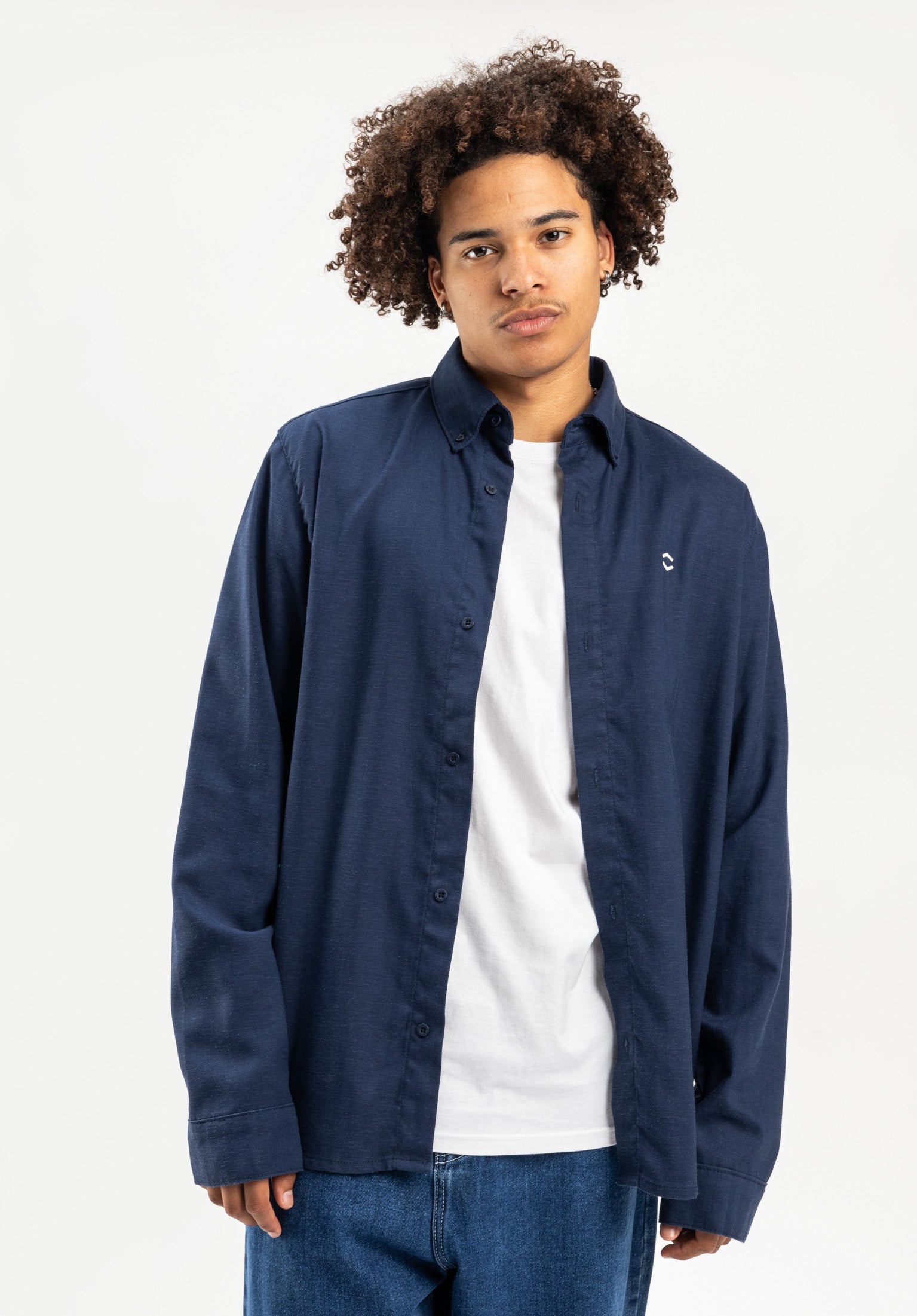 titus-batu-hemd-regular-fit-button-down-shirt-mit-hxgn-icon-stickerei image 1