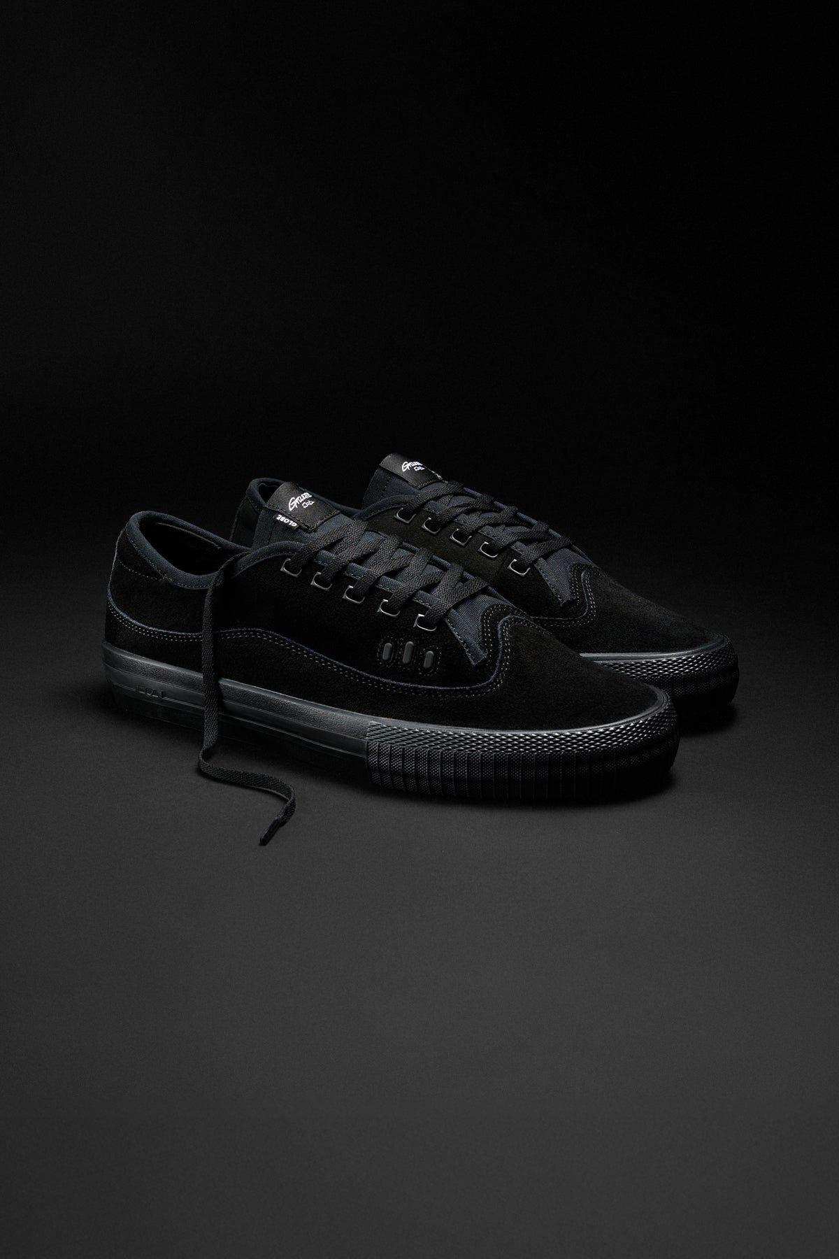 globe-gillette-pro-skateschuh-black-suede-black image 3