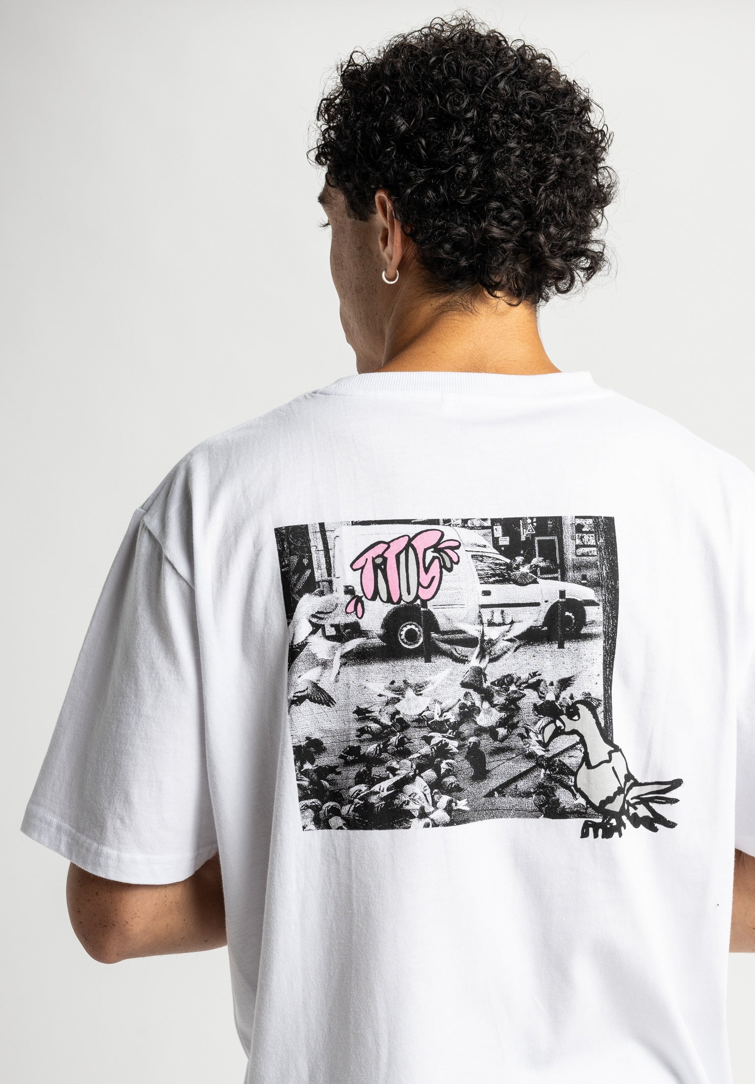 titus-pigeon-chaos-t-shirt-regular-fit-mit-graffiti-backprint image 1