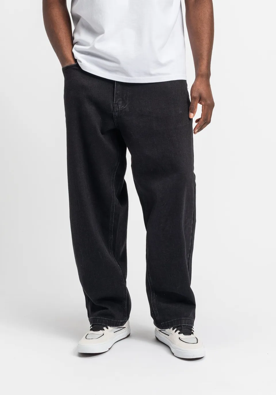titus-boogy-loose-fit-jeans image 1