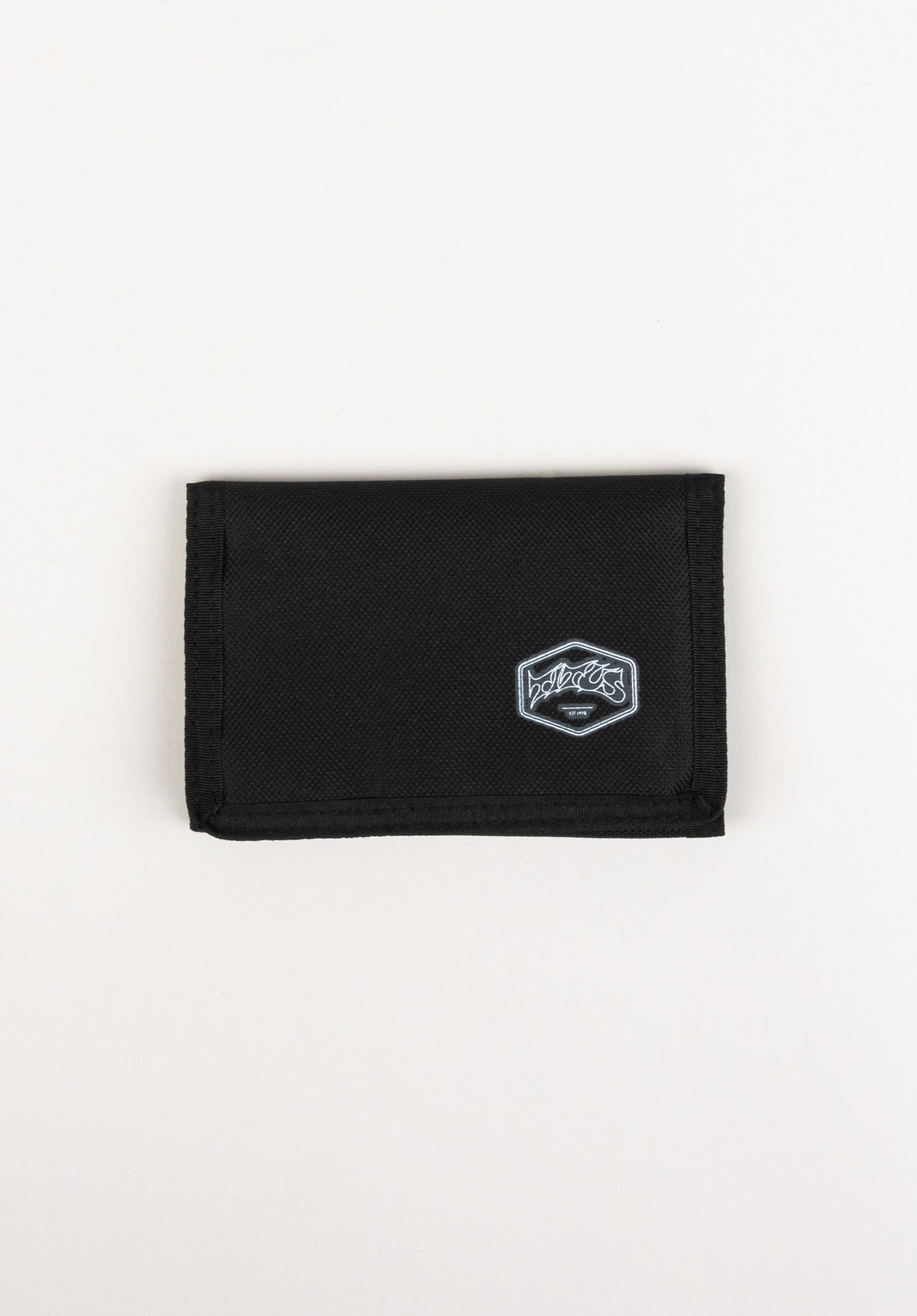 titus-hexagon-wallet-geldbeutel-mit-kette image 1
