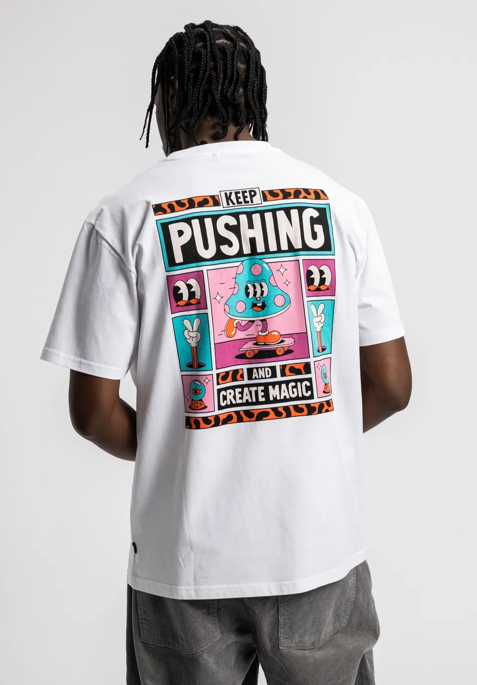 titus-x-yeye-weller-keep-pushing-t-shirt-regular-fit-brust-und-r-ckenprint-artwo image 1