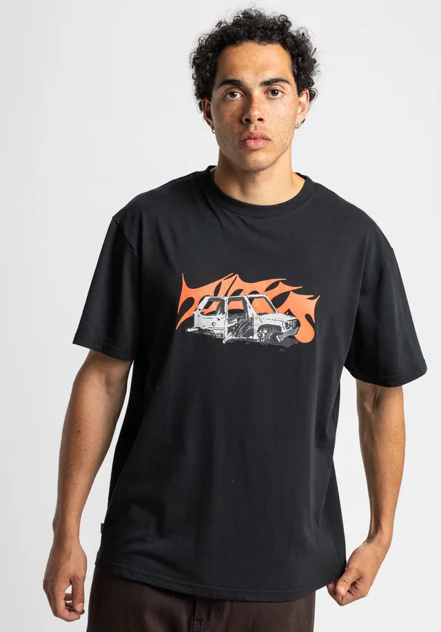 titus-wreck-t-shirt-car-wreck-print-oversize-cut-16-50-statt-32-99 image 1