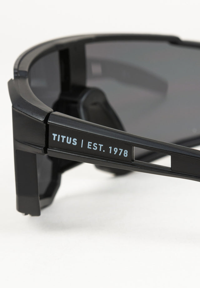 titus-barry-sonnenbrille-road-bike-style image 3