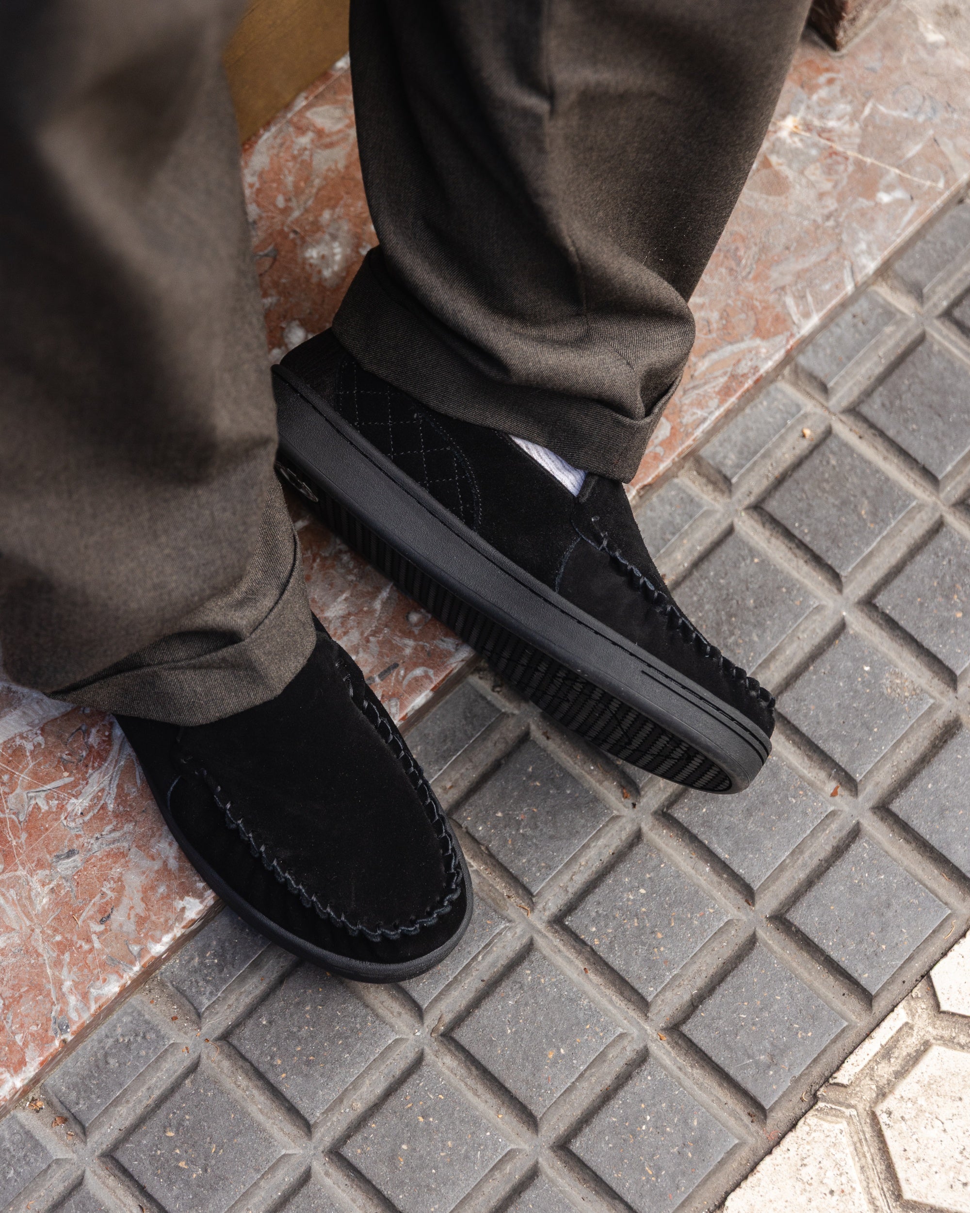 globe-castro-loafer-black-suede image 3