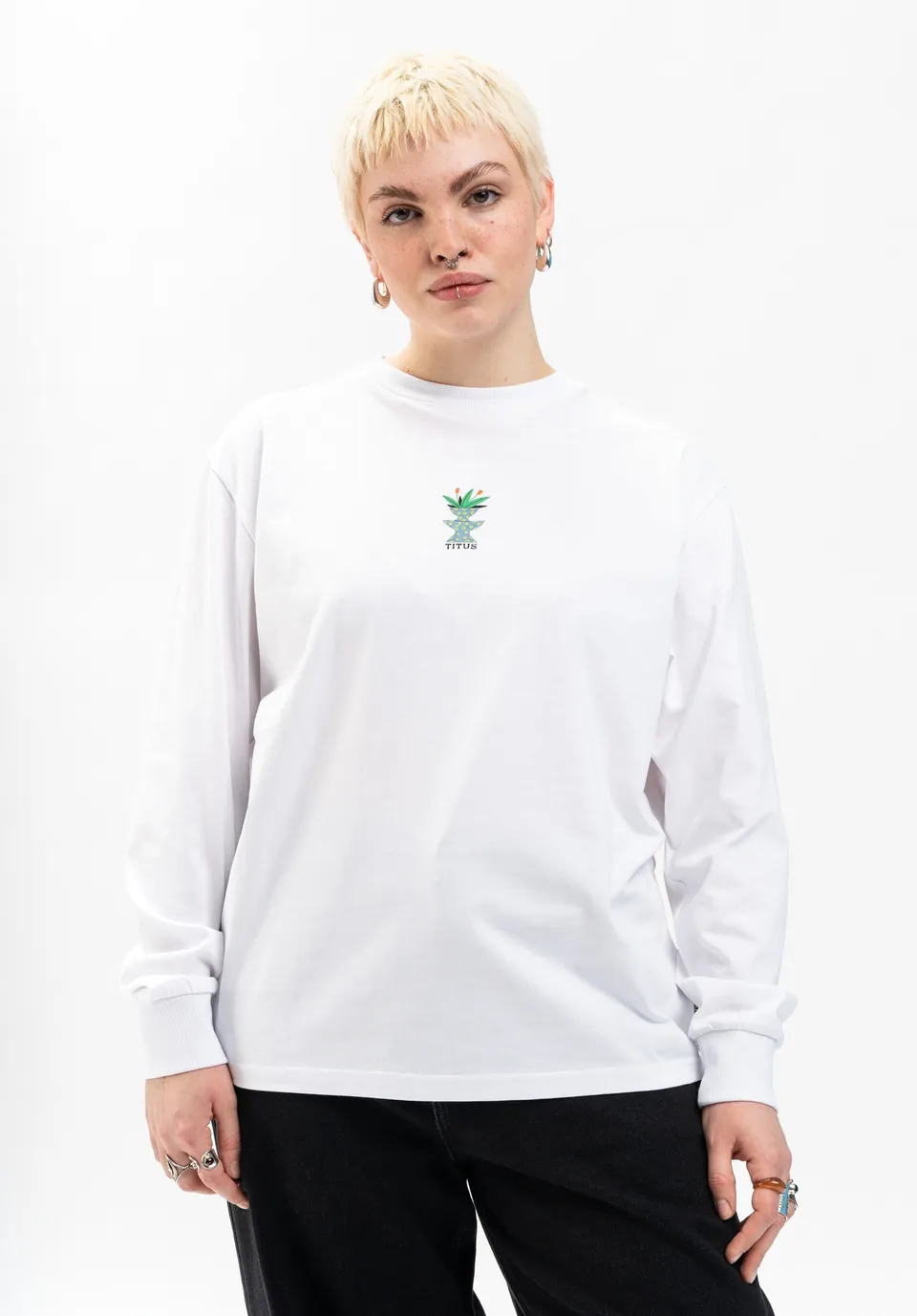 titus-mumble-longsleeve-langarmshirt-mit-backprint-boxy-fit-und-titus-flag-terra image 1