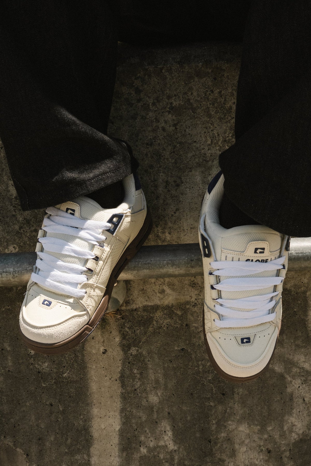 globe-sabre-skate-schuh-antique-white-blue-nitrocel-impact-control image 2