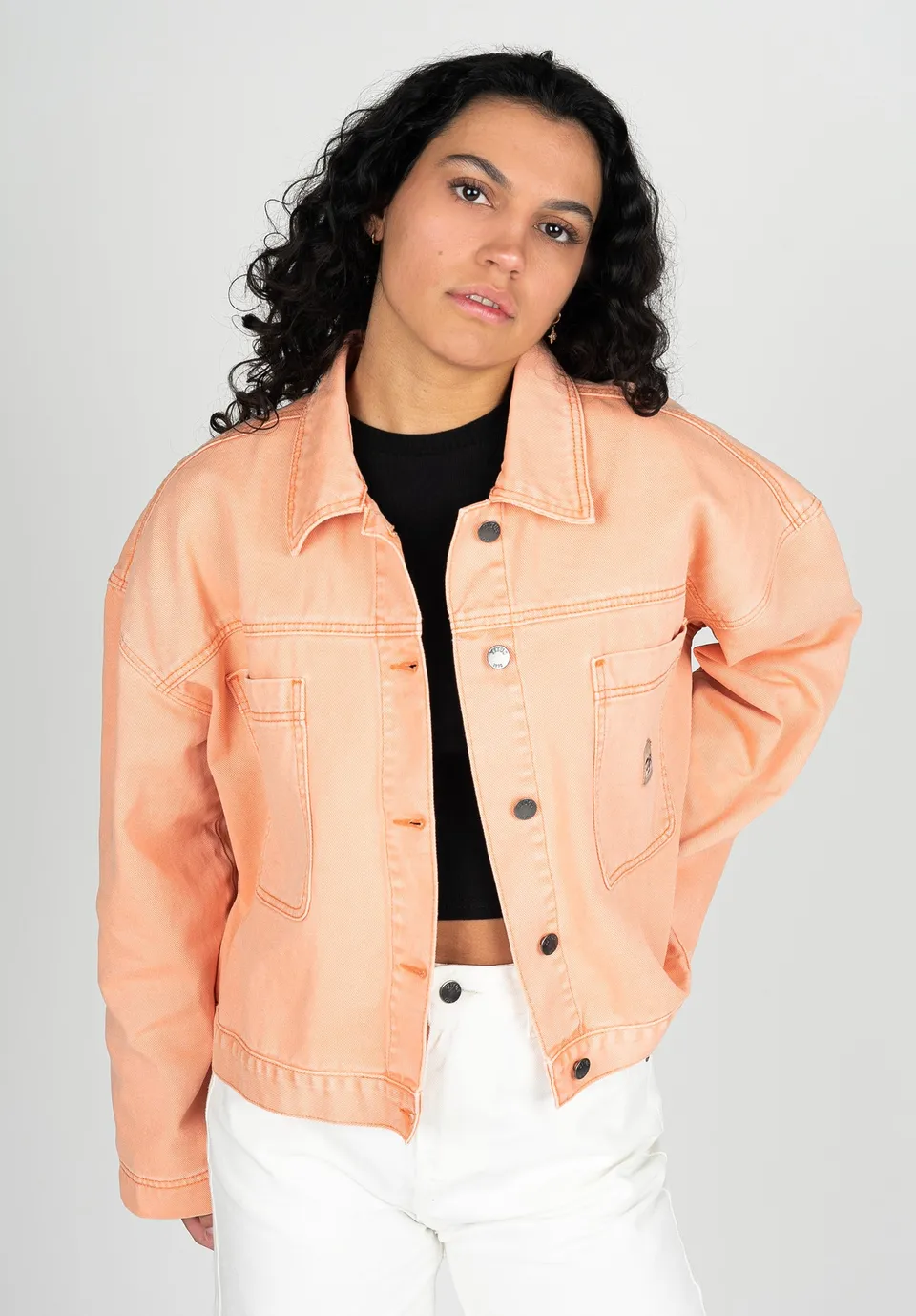 titus-aloma-bergangsjacke-leichte-fr-hlingsjacke-regular-fit-mit-knopfleiste-und image 1
