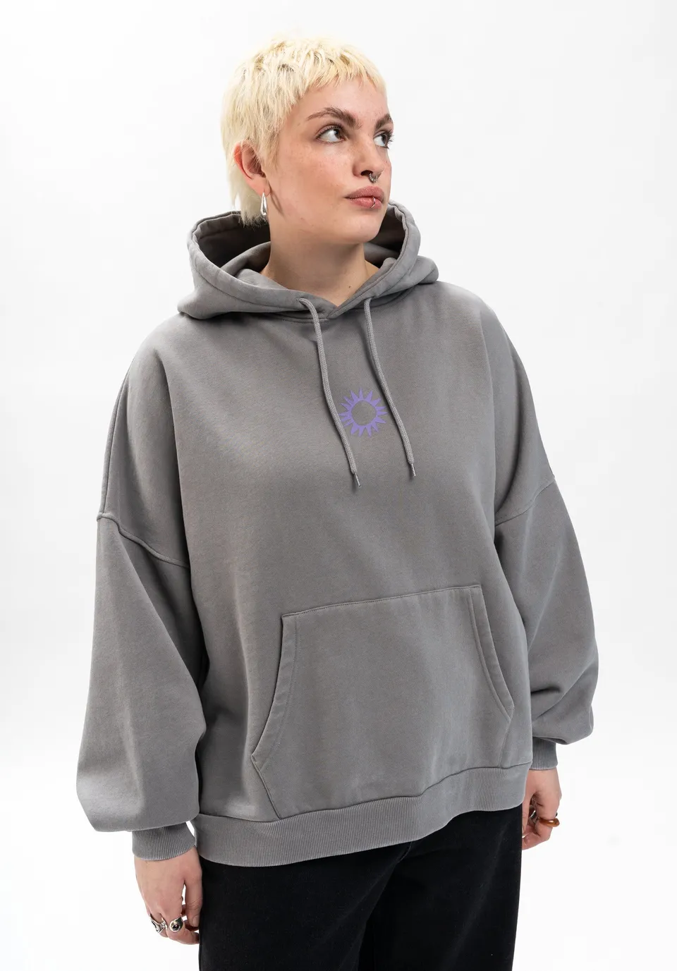 titus-fanny-hoodie-oversized-fit-mit-berschnittenen-schultern-doppellagiger-kapu image 1