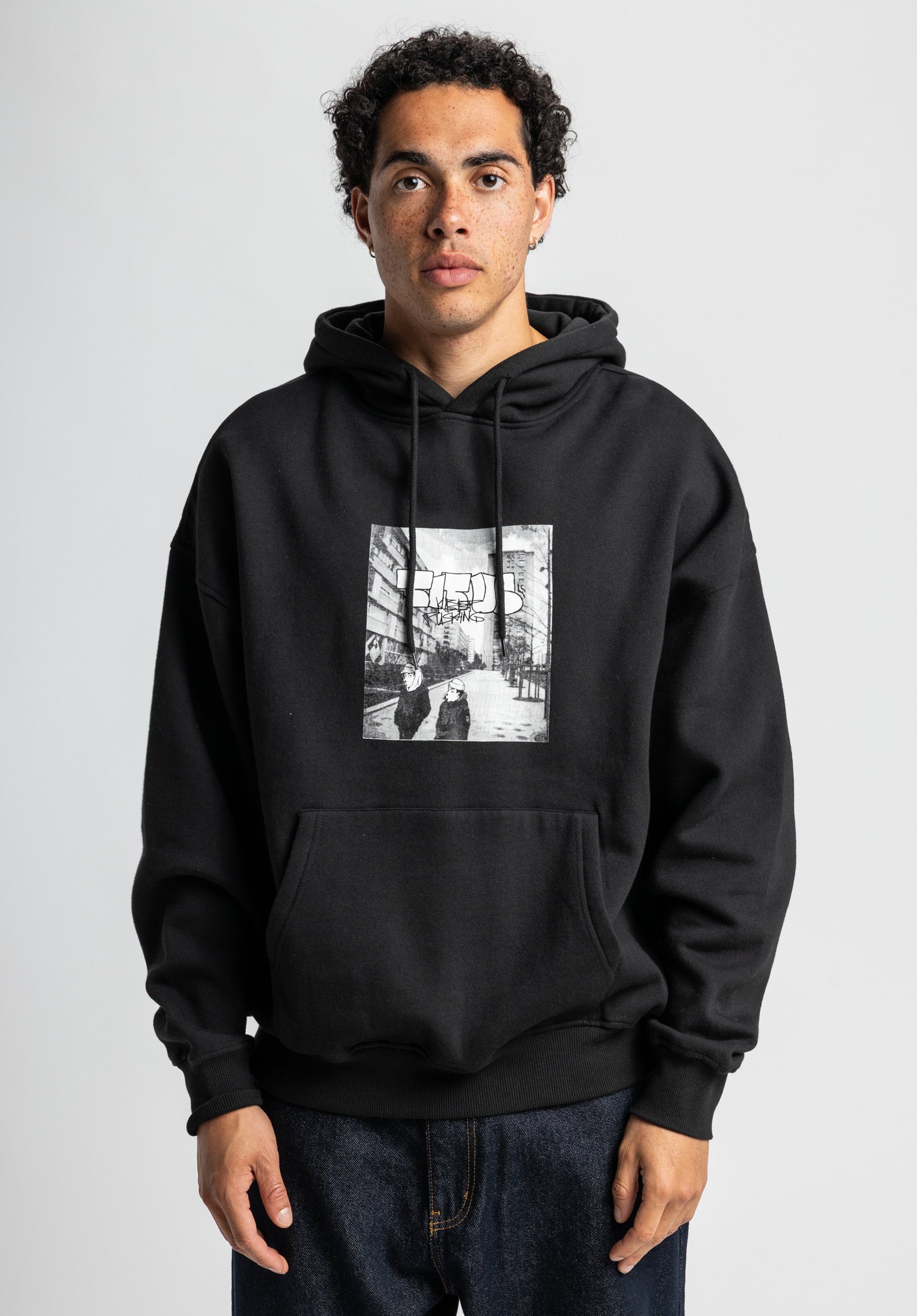 titus-hood-walk-oversize-hoodie-streetstyle-mit-doppellagiger-kapuze-und-k-nguru image 1