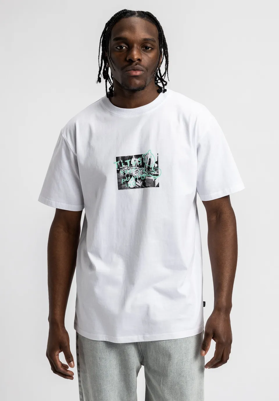 titus-doggo-t-shirt-herren-wei-es-basic-shirt-mit-frontprint image 1