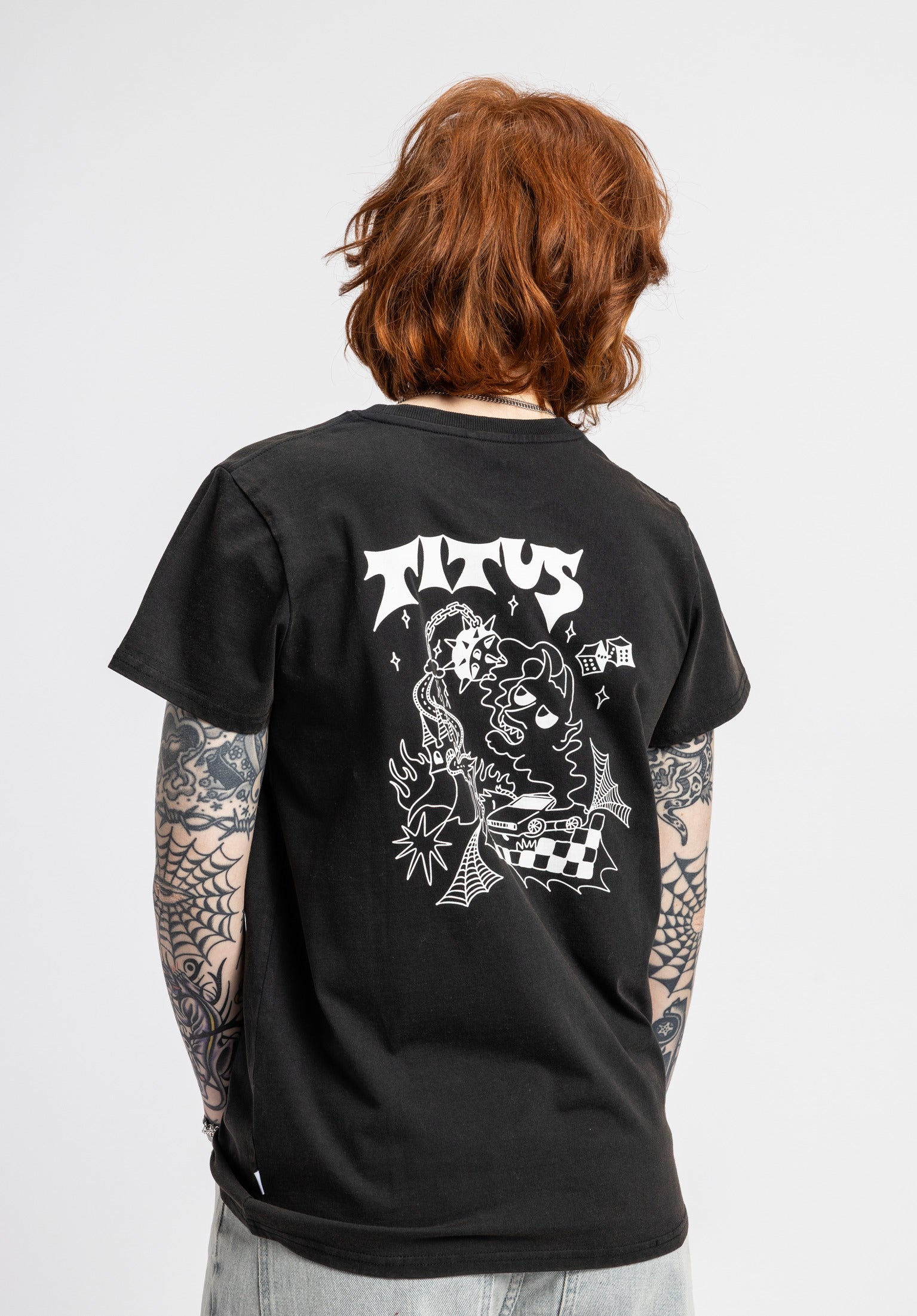 titus-devils-world-women-s-t-shirt-regular-fit-mit-artwork-print-und-kurzen-rmel image 1