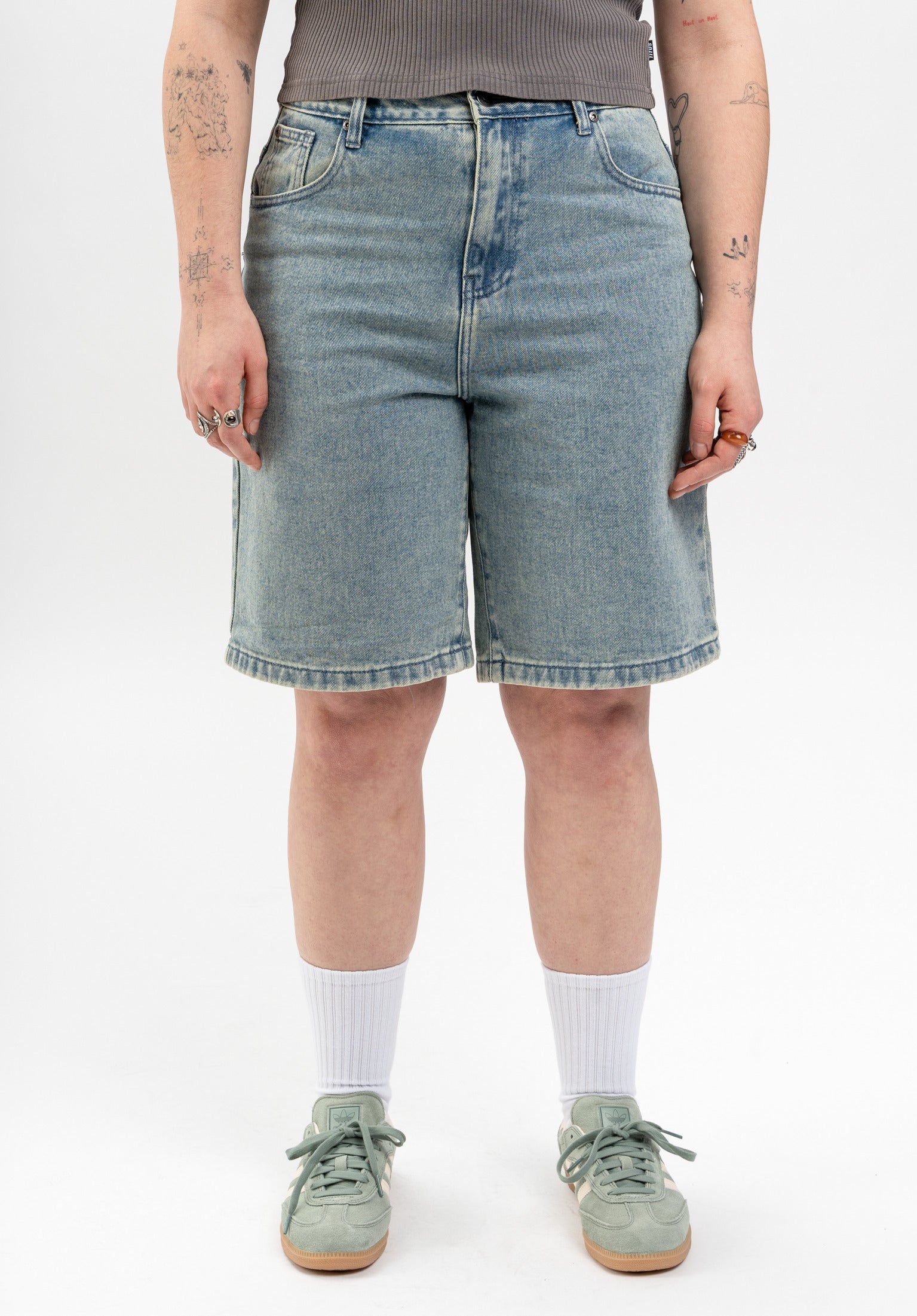 titus-duana-jeans-shorts-damen-2 image 1