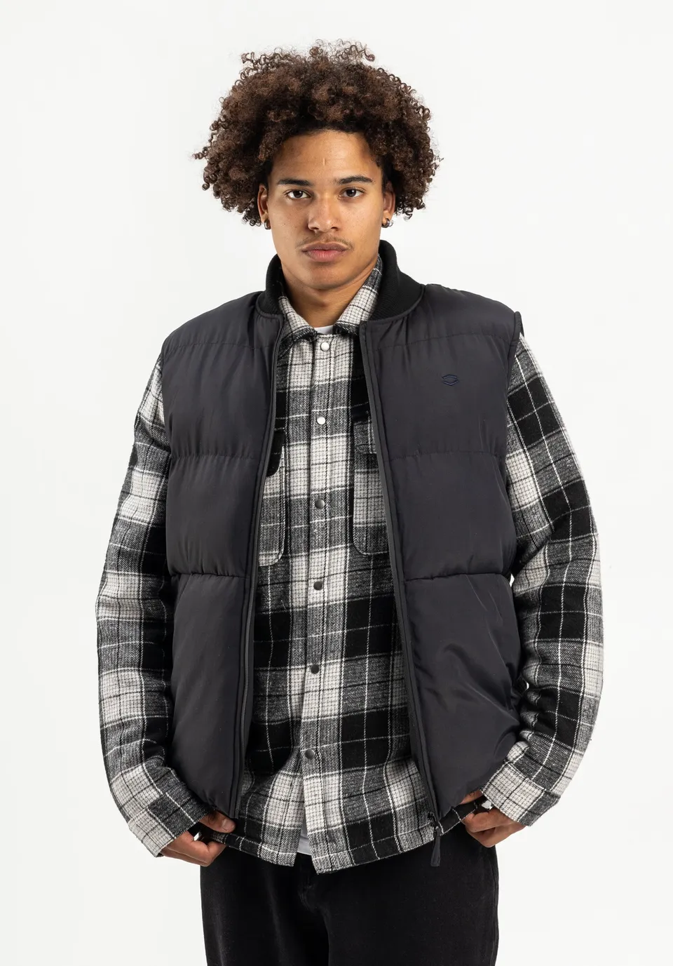 titus-puffer-weste-regular-fit-steppweste image 1