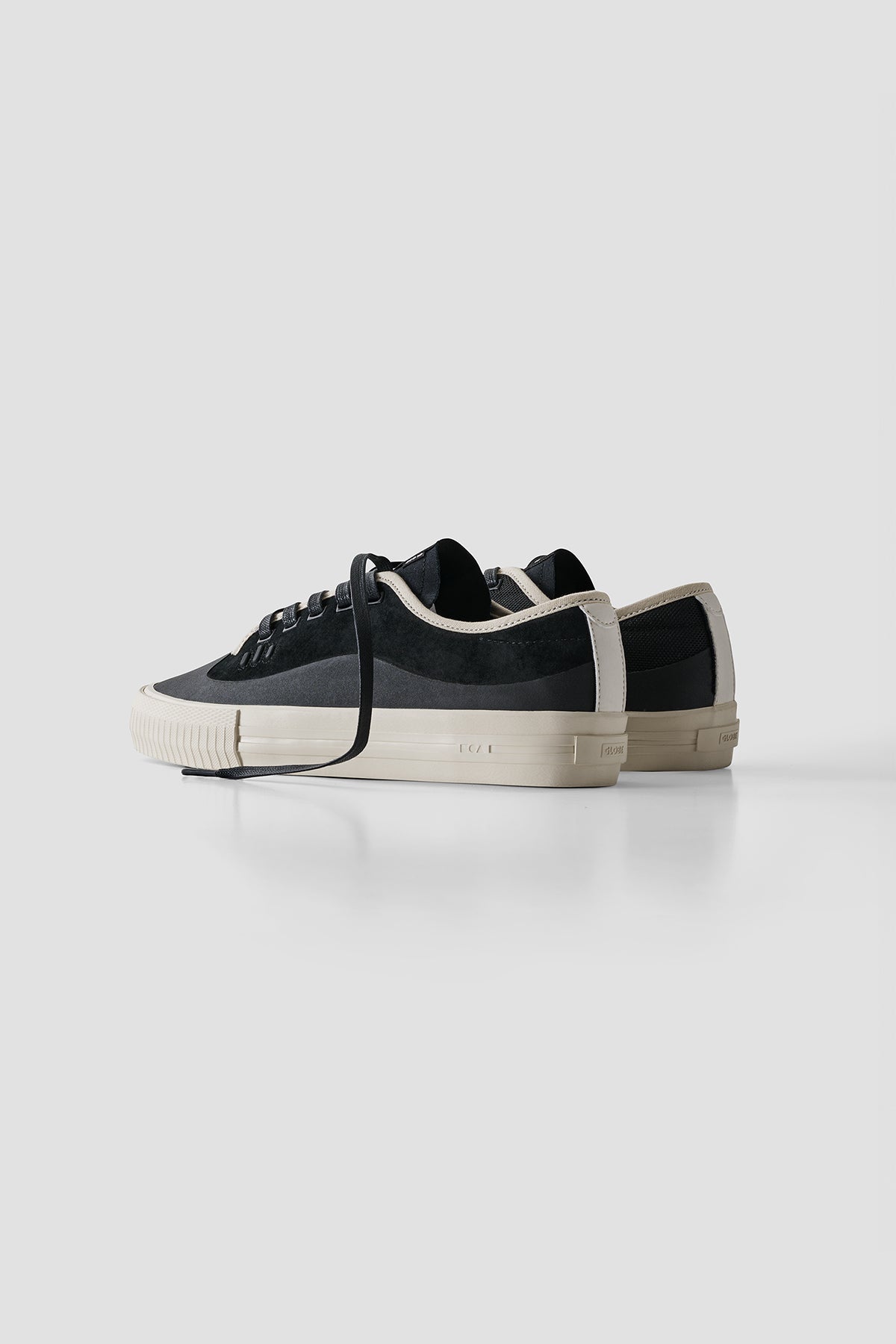 globe-gillette-skate-schuhe-black-black-cream-pro-model image 4