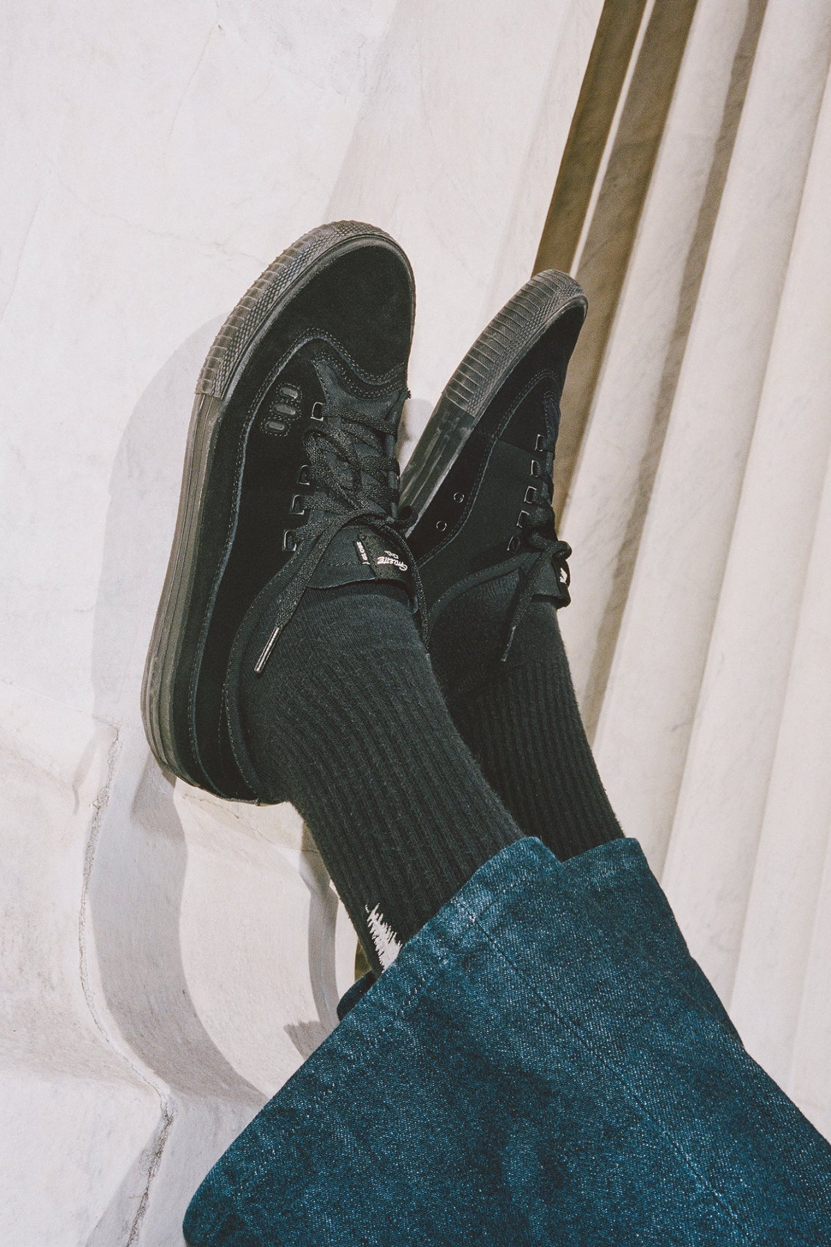globe-gillette-pro-skateschuh-black-suede-black image 2