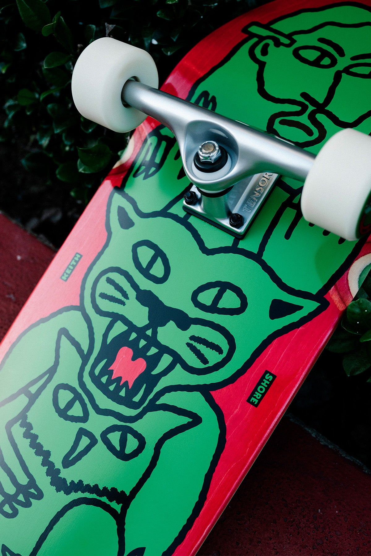 globe-punter-9-125-cruiserboard-animal-collector-keith-shore-artwork image 2