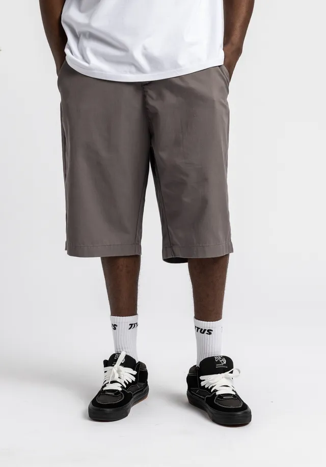 titus-chino-classic-shorts-loose-fit image 1