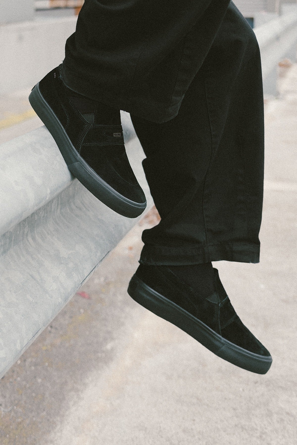globe-liaizon-slip-on-skateschuh-black-suede-loafer-stil image 6