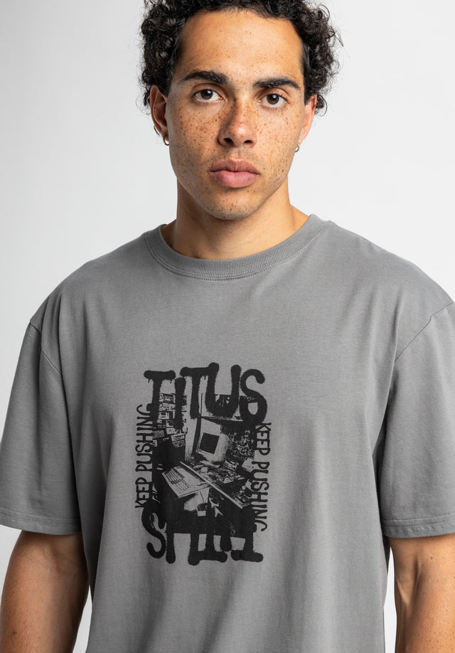titus-josiah-t-shirt-oversize-cut-graffiti-frontprint-weiches-baumwoll-jersey image 3