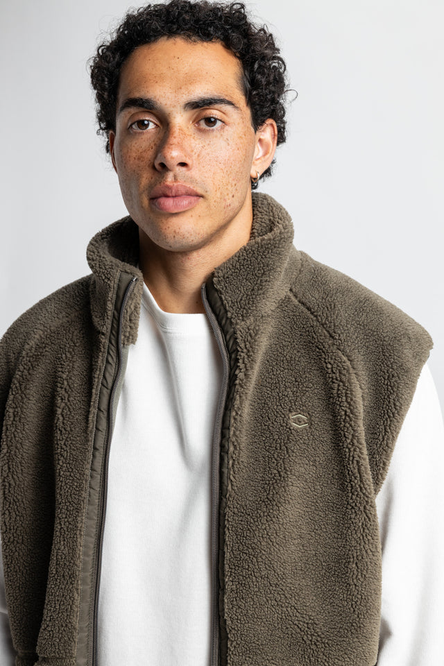 titus-ethan-weste-regular-fit-steppweste-mit-hohem-kragen-und-zip image 4