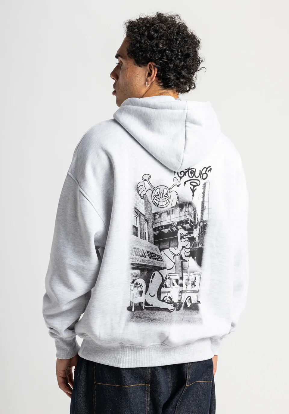 titus-streets-hoodie-graffiti-comic-style-oversize-doppellagige-kapuze image 1