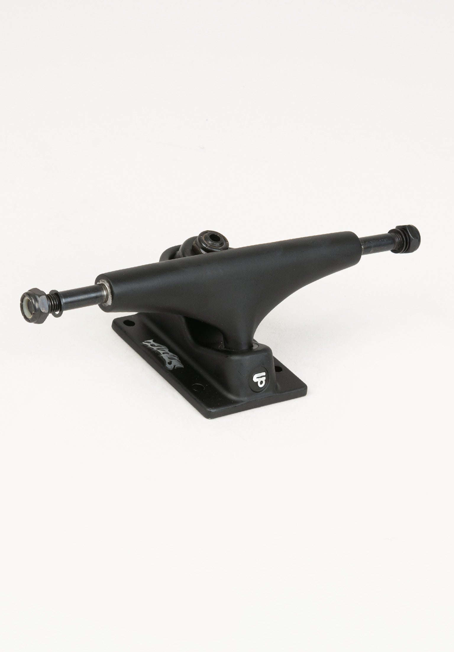 titus-5-0-classic-low-lites-achse-flatblack-flatblack-low-skateboard-trucks image 1