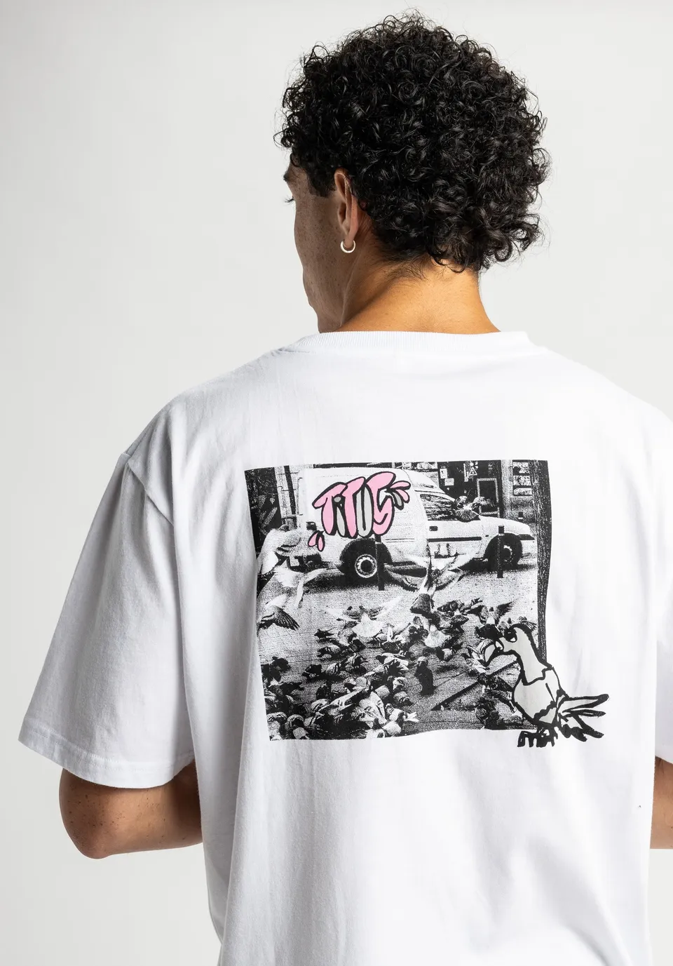 titus-pigeon-chaos-t-shirt-regular-fit-mit-graffiti-backprint image 1